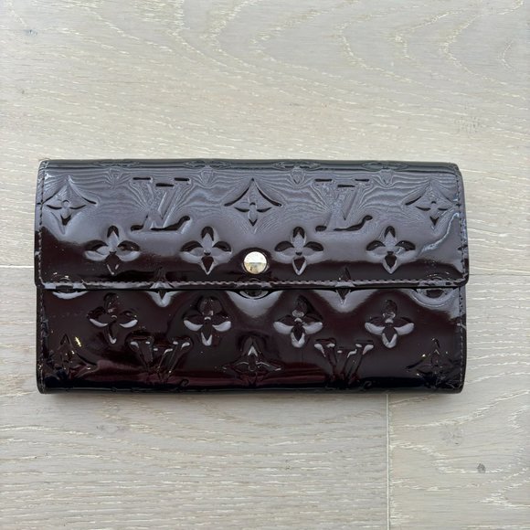 Louis Vuitton Accessories - LV Sarah Wallet in Amarante Vernis Leather
